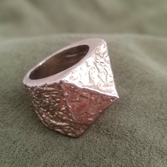 Pyramid Power Ring, 6.5 - Picture 1 of 3